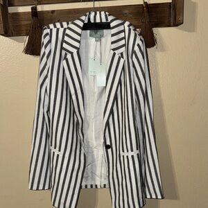 SKIES ARE BLUE Chic Striped Black and White Blazer